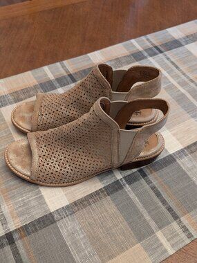 Sofft Nalda Anthracite Leather Sandals